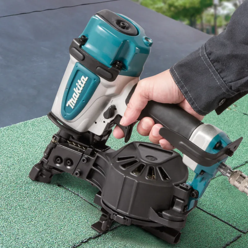 MAKITA AN454 Takpappspistol| Spikpistoler