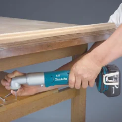 MAKITA DTL061RTJ Vinkelslagskruvdragare 18V, komplett| Slagskruvdragare