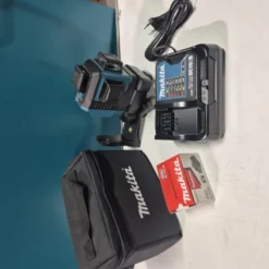MAKITA SK700D Multilinjelaser 12V (röd)( demomaskin)+ Batteripaket-på-köpet| Linjelaser & Korslaser|Laserinstrument 12V